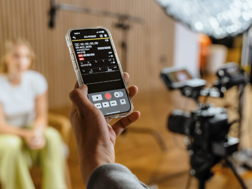 The Tascam Recorder Connect app for iOS and Android devices can control up to five FR-AV2 and/or DR-10L Pro.