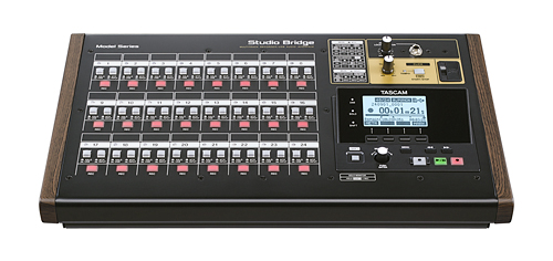 Tascam Studio Bridge | Enregistreur audio 24 pistes / interface audio/MIDI