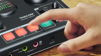 Tascam US-42B – Die Podcast-/Vlogging-Station mit vielen Extras